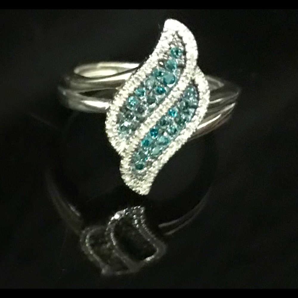 ‼️SOLD‼️🌟White & Blue Diamonds 925 Silver Ring 🌟